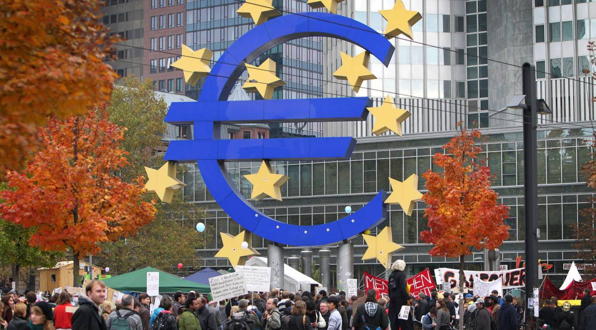 Страны еврозоны. Crisis Center of the European Union. Eu crisis. Euro crisis. Exes bank