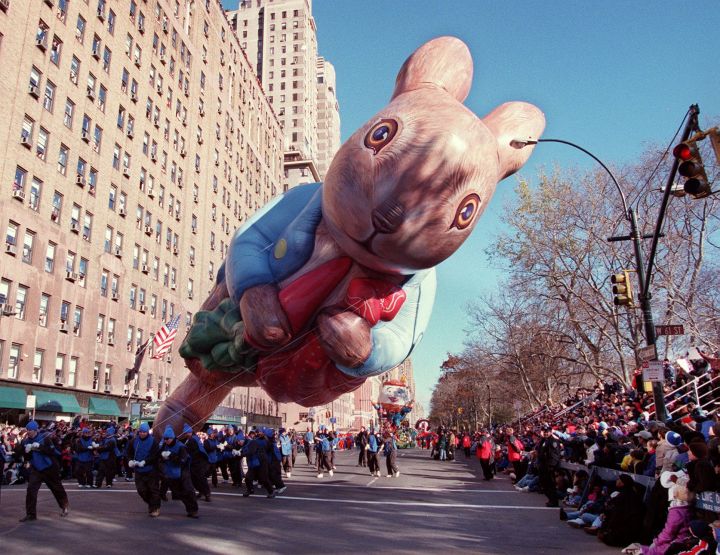 DOES MACY'S MAKE MONEY ON THE THANKSGIVING DAY PARADE