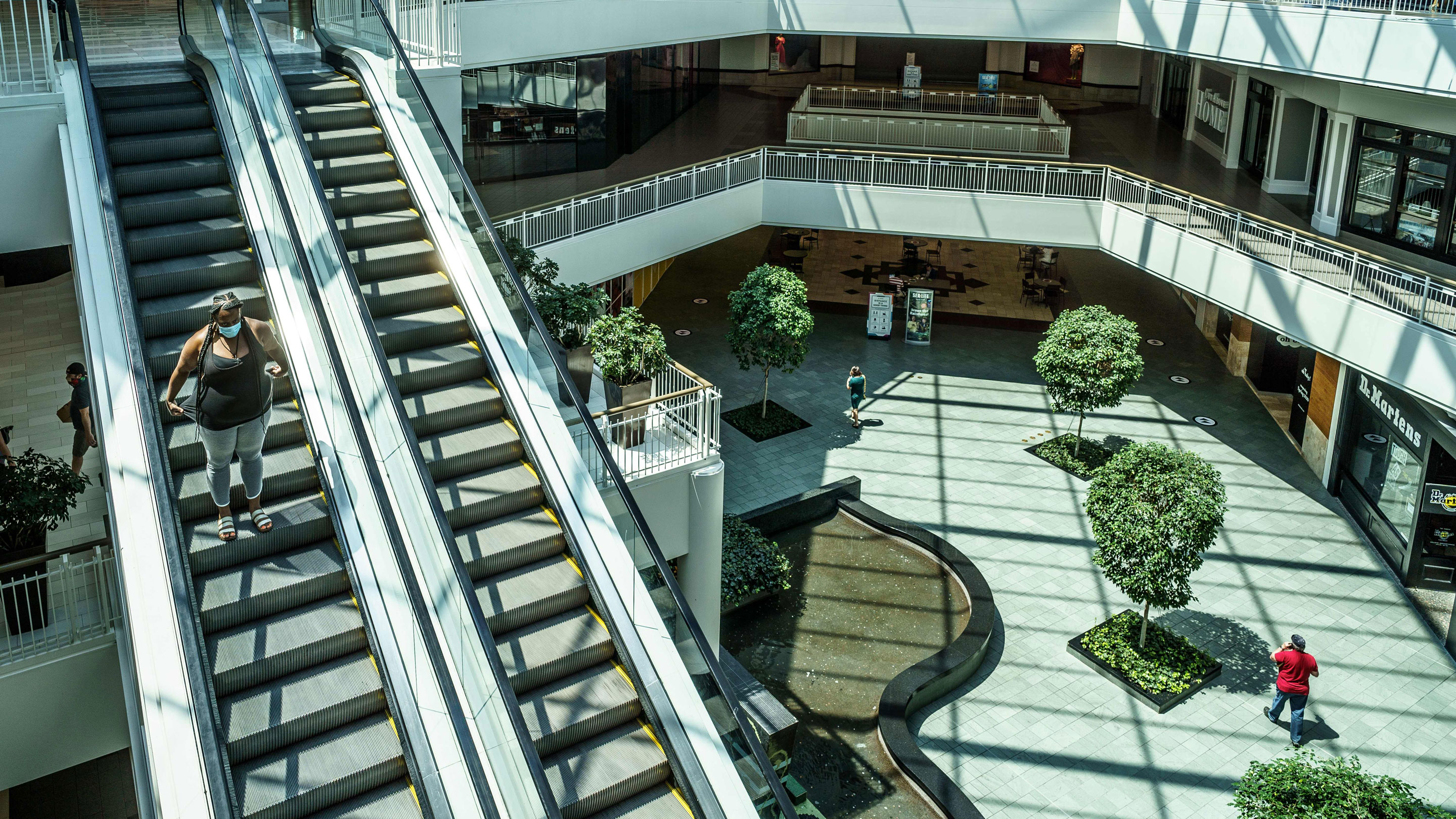 Not all U.S. malls are reeling: These 10 centers are booming