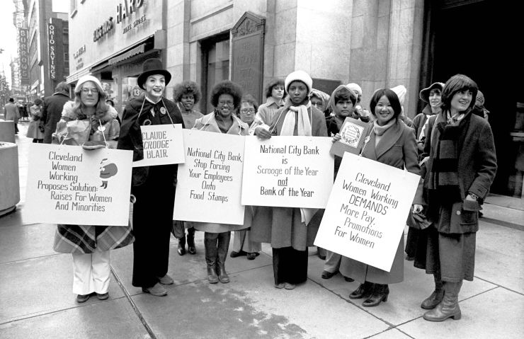 9to5 Cleveland holds an action in protest of National City Bank.