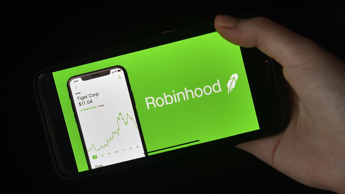 Troubled trading app Robinhood hopes to lure back users — with retirement accounts