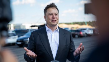 Elon Musk, the chief of Tesla and SpaceX, is sponsoring a contest with a big financial payoff, aimed at developing carbon-removal technology.