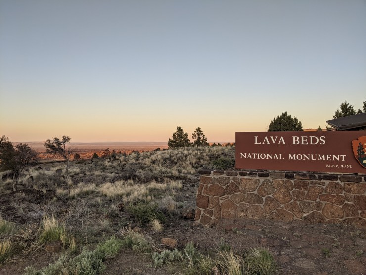 Un retrato del paisaje del Parque Nacional Lava Bed.