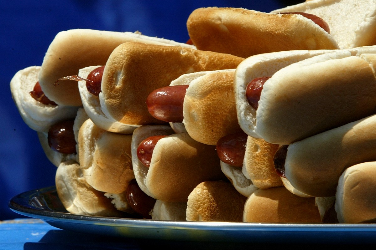 Why are some hot dog buns split on the top and some on the side? - Marketplace