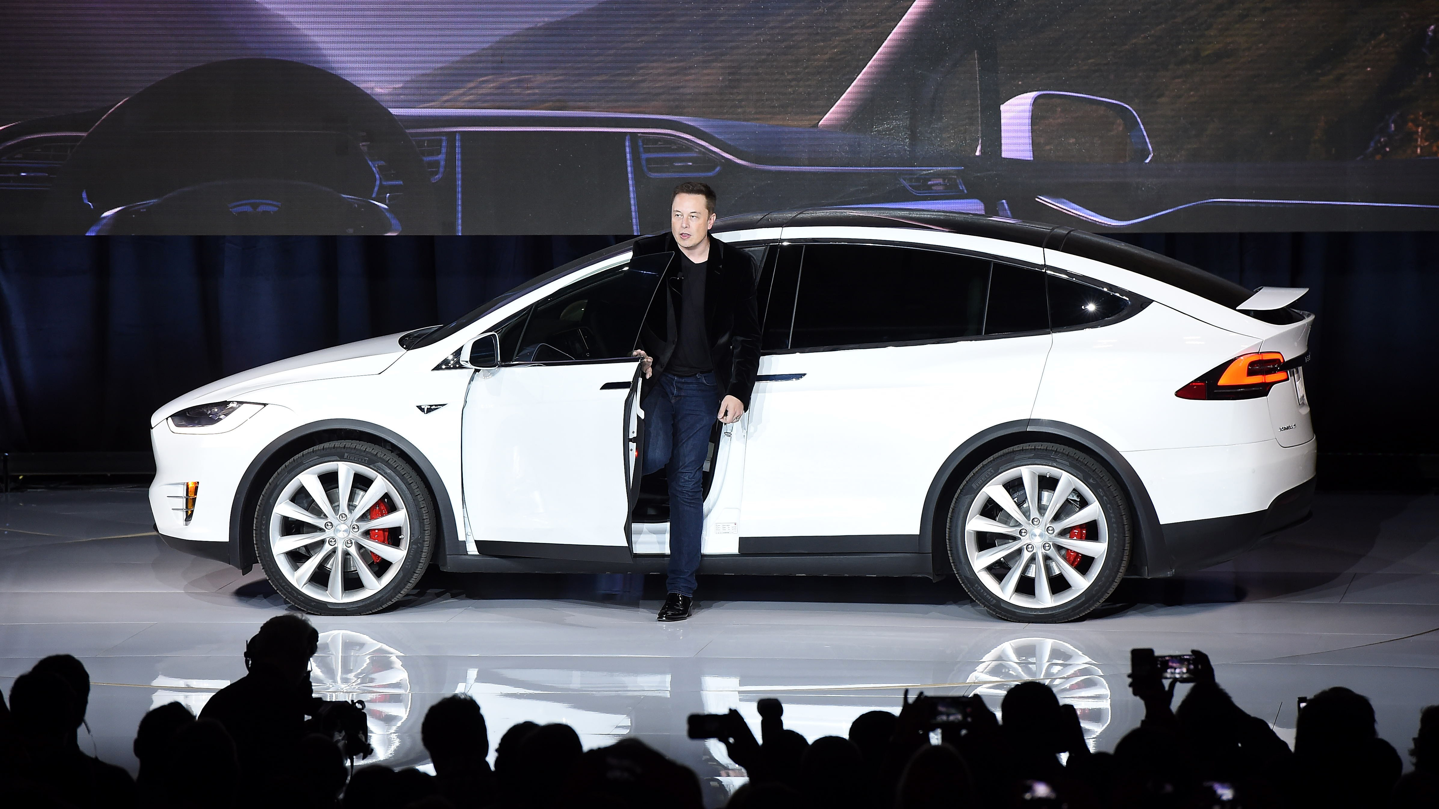 Bevatten verbergen Verslijten Tesla's full self-driving mode is actually not fully self-driving -  Marketplace