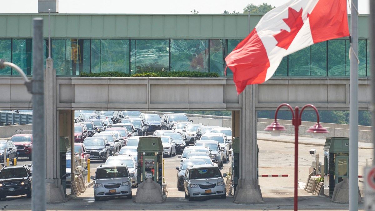 Canadians factor PCR test costs into trips across the U.S. border – Marketplace