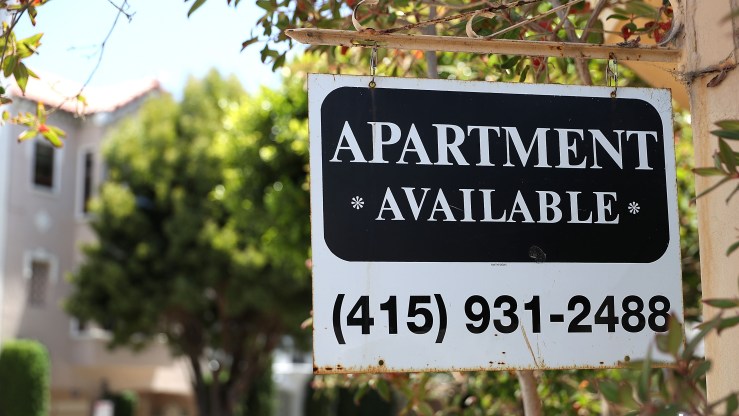 A rental vacancy sign in front of an apartment in San Francisco.