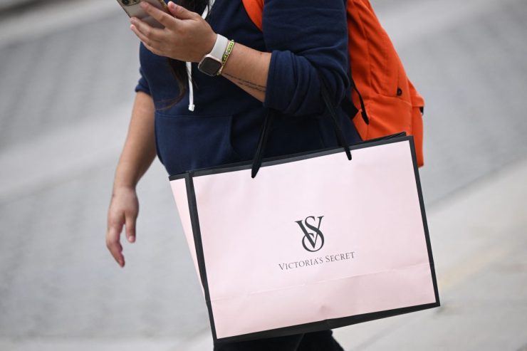 How brands like Victoria's Secret stage a comeback - Marketplace