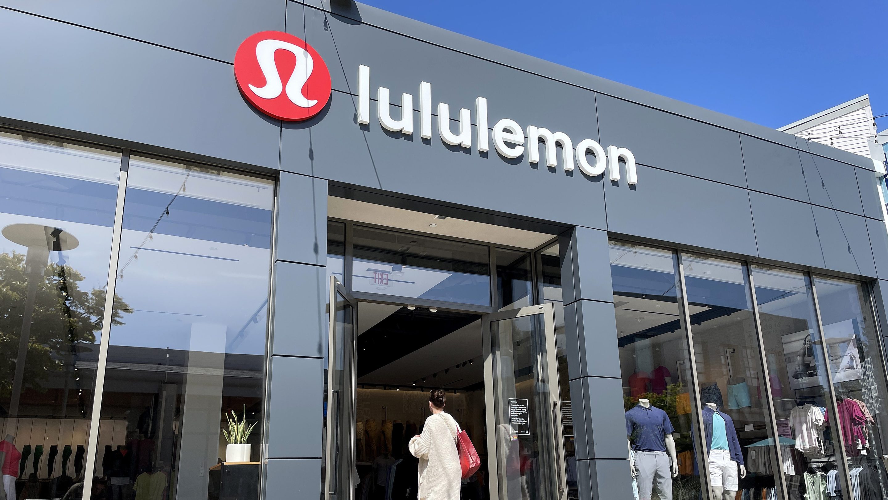 Lululemon, , and The 'Dupe' Wars - Momentum Commerce LLC