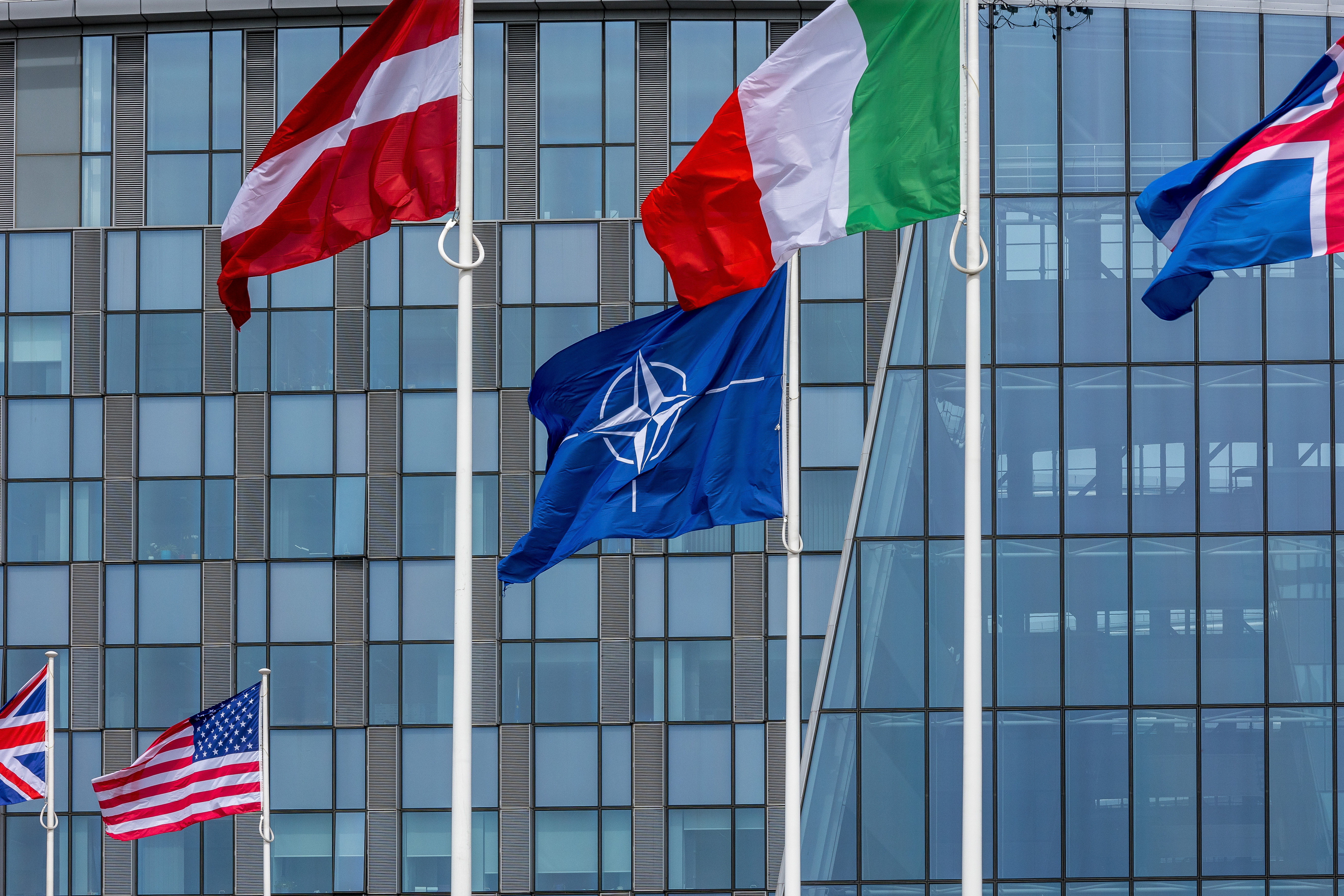 NATO roll maailmamajanduses